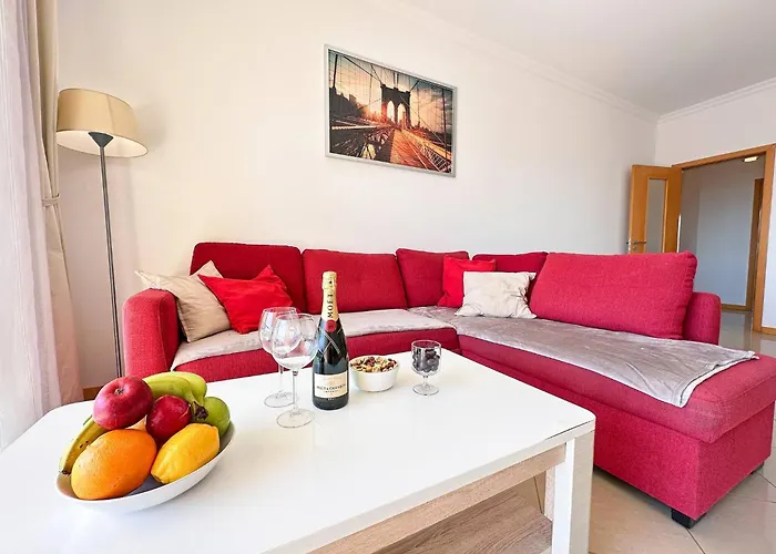 Διαμέρισμα Modern Ocean, Garden & Pool View By Becherish