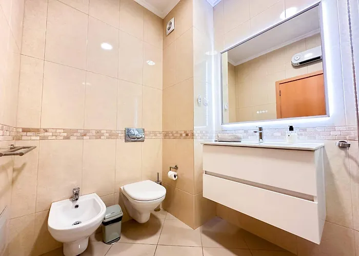 Modern Ocean, Garden & Pool View By Becherish *