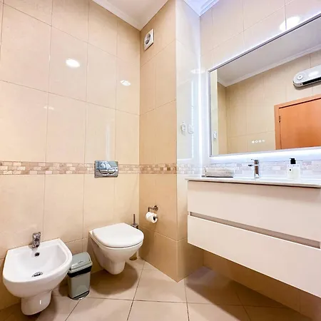 Modern Ocean, Garden & Pool View By Becherish *