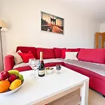 Apartamento Modern Ocean, Garden & Pool View By Becherish