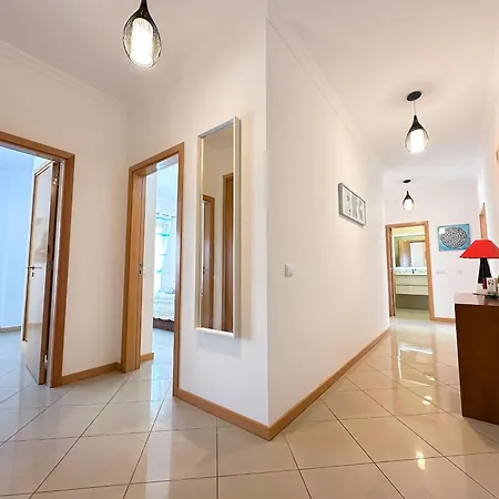 Appartement Modern Ocean, Garden & Pool View By Becherish