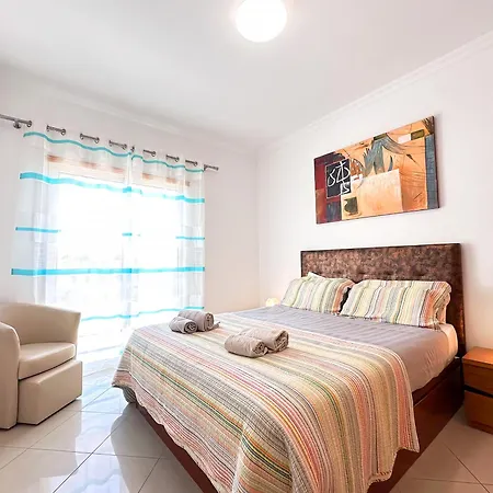 Appartement Modern Ocean, Garden & Pool View By Becherish