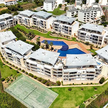 Modern Ocean, Garden & Pool View By Becherish البوفيرا