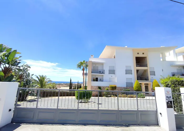 Modern Ocean, Garden & Pool View By Becherish * البوفيرا