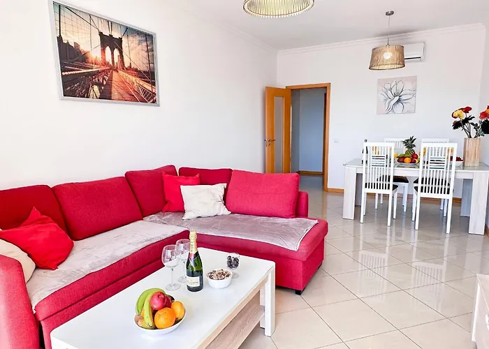 Modern Ocean, Garden & Pool View By Becherish البوفيرا